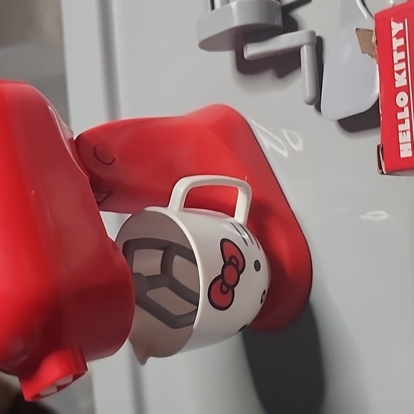 18i  doll Hello Kitty Red and Gray Doll Mixer Set - Picture 3 of 3